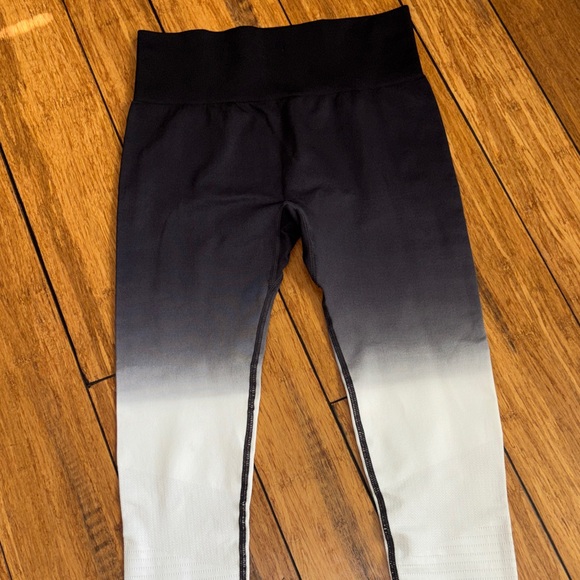 Women's Zyia leggings lot of 3 - Picture 14 of 16